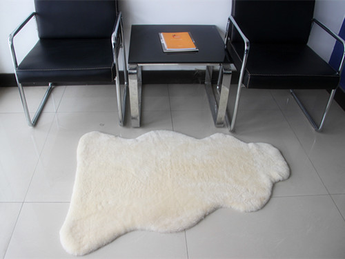 Shearing sheepskin rugs 